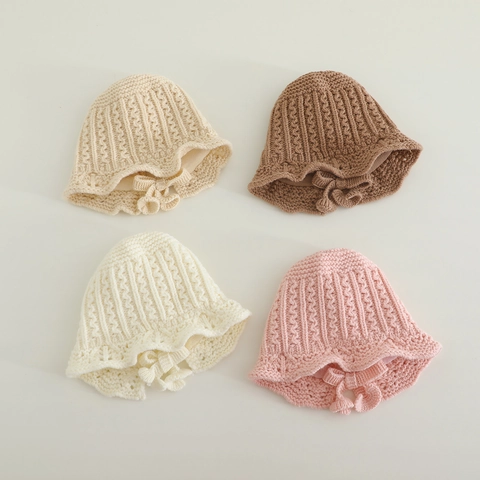 Gorro De Bebé Tejido Color Sólido Borde De Encaje Suave Cálido Invierno Exterior Princesa Cortavientos Con Correas