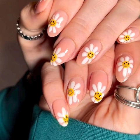 Rosa Mandel Aufpressnägel Mit Gänseblümchen Und Gelbem Smiley Muster Glänzende Süße Künstliche Nägel