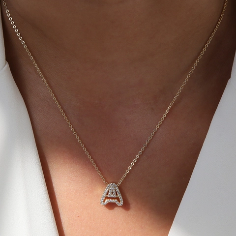 Collana con Ciondolo a Lettera Iniziale in Ottone Placcato Oro 18K per Donna Gioielli Personalizzati con Zirconia Intarsiata
