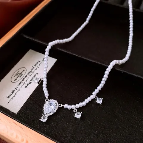 Faux Artificial Pearl Beaded Necklace With Waterdrop Cubic Zirconia Pendant Square Crystals Bronze Jewelry For Women French Elegant