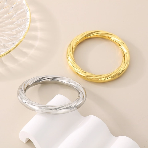 Bracciale Rigido In Acciaio Inossidabile Con Texture A Spirale Placcato Oro 18K Gioielli Retro Unisex