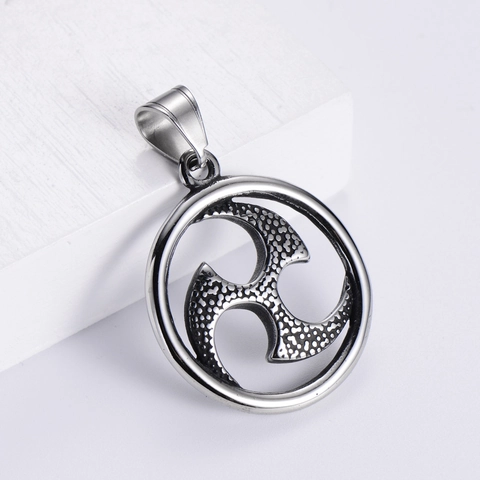 Men Retro Round 304 Stainless Steel Pendant Necklace With Mitsudomoe Symbol Hollow Hammered Texture Punk Jewelry
