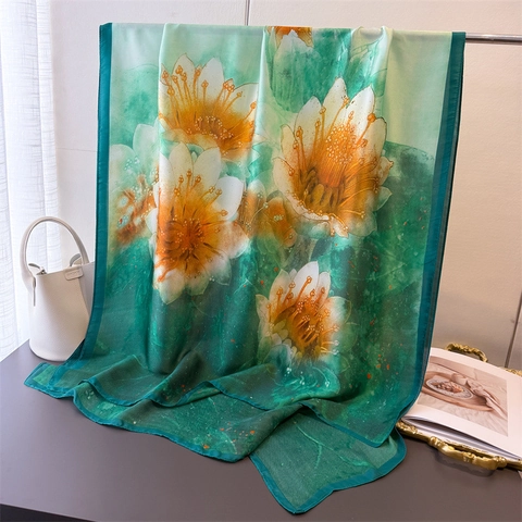 Écharpe Élégante À Imprimé Fleuri Châle De Protection Solaire Polyester Satin Toucher Satin Accessoire Mode Femmes