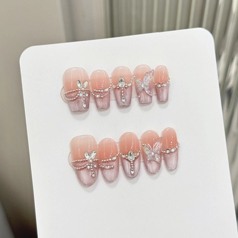 Uñas Postizas Hechas A Mano Degradado Rosa Cat Eye Brillo Mariposa 3D Rhinestone Cadena De Perlas Artificiales Estilo Lujo Elegante Mujer