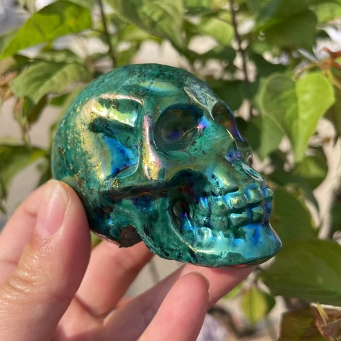 Rainbow Aura Crystal Skull Carving Natural Gemstone Hand Carved Skull Head Figurine For Desk Ornament Healing Stone Decor