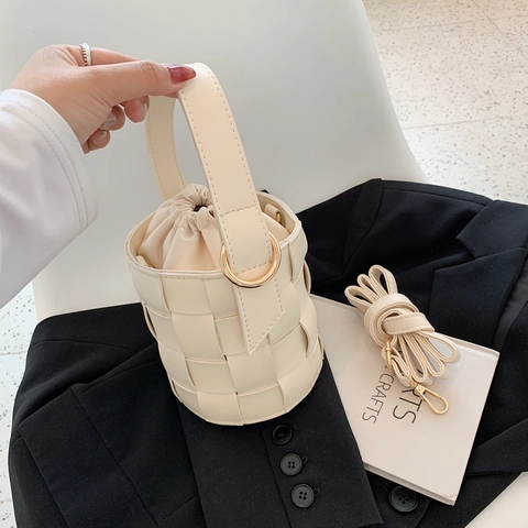 Gewebte Eimertasche PU Leder Kordelzug Handtasche Umhängetasche Goldene Hardware Lässig Vielseitig Für Damen