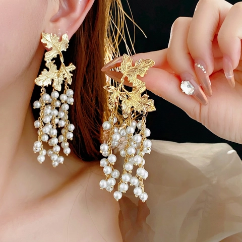 Maple Leaf Tassel Artificial Pearl Dangle Earrings With Silver Earring Post Alloy Metal Vintage French Style For Women