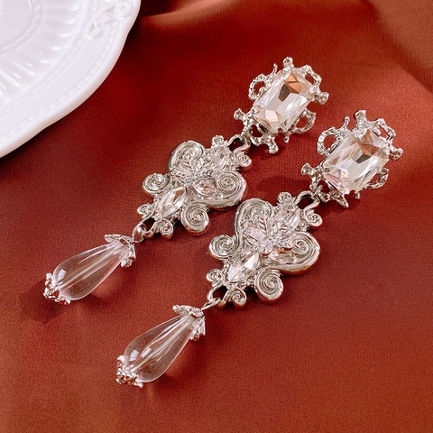 Vintage Baroque Teardrop Flower Dangle Earrings With Alloy Rhinestone Resin And Silver Earring Post French Court Style