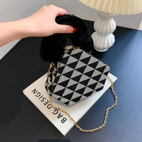 Borsa A Mano Esagonale Con Manico In Pelliccia Sintetica Motivo Pied De Poule Scacchi Tracolla Catena Metallica Elegante