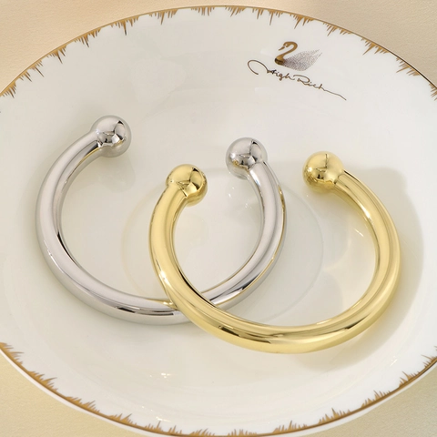 Klassischer C-Form Offener Armreif Edelstahl 18K Vergoldet Minimalistisches Rundes Kugelende Armband Für Damen Eleganter Schmuck