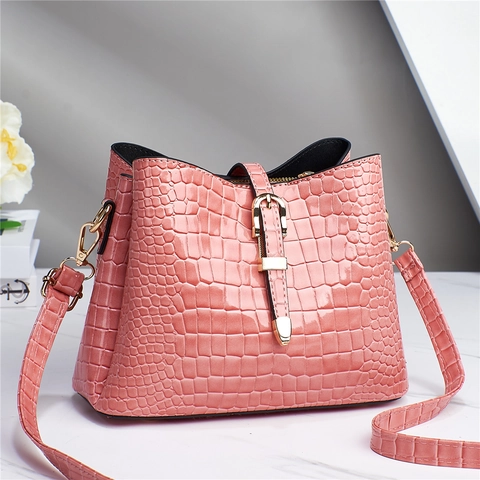 Women Handbag Crocodile Pattern PU Leather Shoulder Crossbody Bag Elegant Shiny Patent Finish Gold Hardware Fashion
