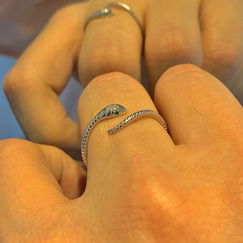 Anello a Serpente in Rame Placcato Argento Vintage per Donna Con Strass Verdi e Trasparenti Anello Aperto Regolabile