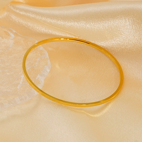Brazalete Minimalista Pulido Espejo Chapado En Oro 18K Acero Inoxidable Fino Redondo Apilable Joyería Para Mujeres
