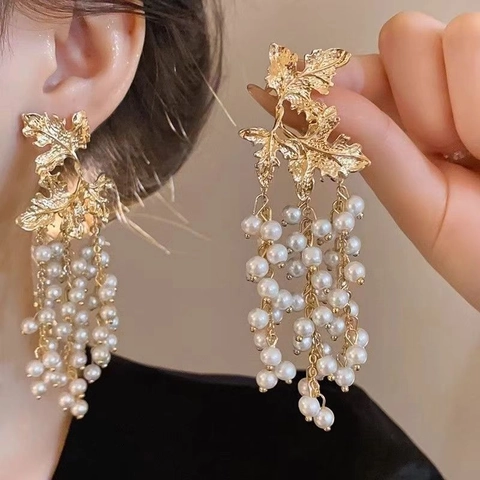 Orecchini Pendenti Vintage a Foglia Dorata con Nappa di Perle Artificiali da Donna Elegante Grappolo d'Uva Lunghi Orecchini Festa Vacanza Gioielli