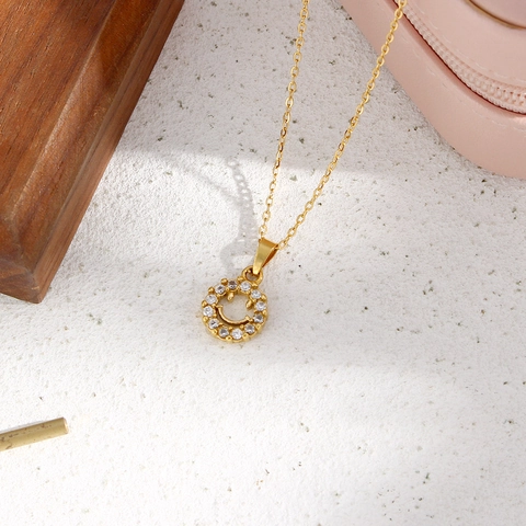 Collar con Colgante de Cara Sonriente de Acero Inoxidable con Circonia para Mujer Joyería Chapada en Oro 18K Elegante Accesorio
