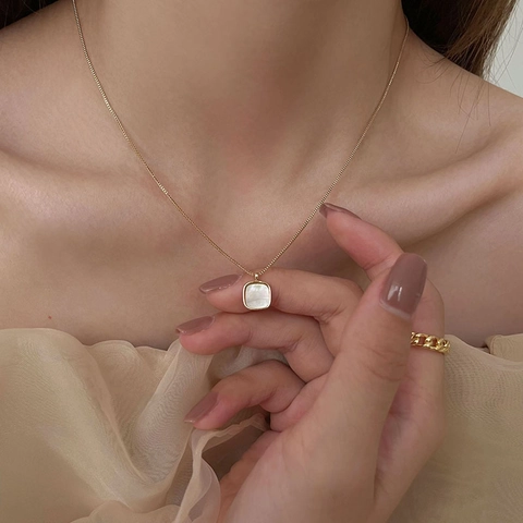 Minimalist Copper Square Pendant Necklace For Women Golden Box Chain With Artificial Pearl Shell Design Elegant Jewelry Gift