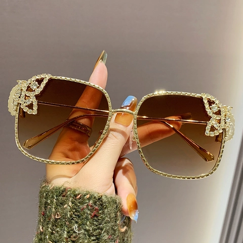 Women Square Large Frame Sunglasses Metal Frame Rhinestone Butterfly Inlaid Luxury Fashion Sunshade Protection Eyewear