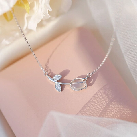 Tulp Hanger Ketting 925 Sterling Zilver Witte Schelp Textuur Zirconia Niche Design Elegant Sieraden Cadeau