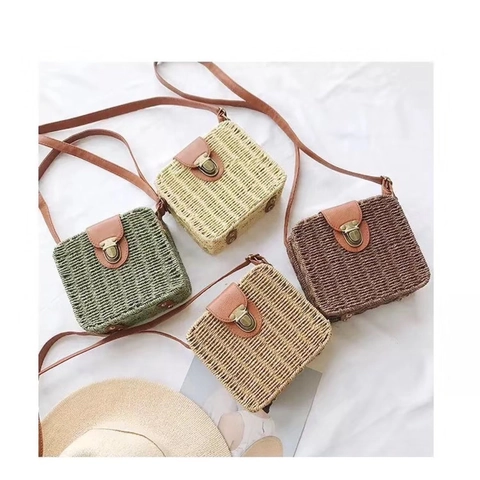Women Woven Straw Square Bag Leather Flap Adjustable Crossbody Shoulder Bag Summer Vacation Retro Casual