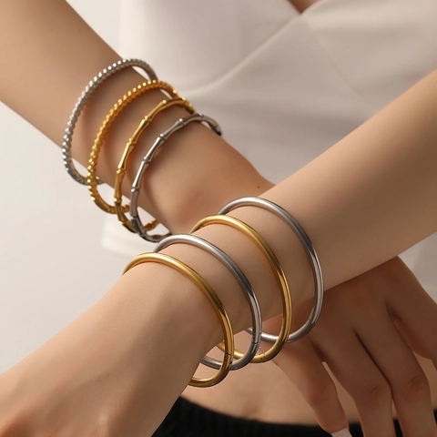 Bracciale Rigido in Acciaio al Titanio Western Vintage Trama di Bambù Fibbia Liscia Perle in Acciaio Inossidabile per Donna Gioielli