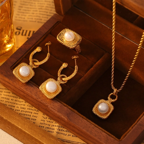 Gioielli in Acciaio Inossidabile con Perla d'Acqua Dolce Vintage Francese per Donna Eleganti Collana Orecchini Anello Placcati Oro Argento