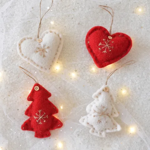 Ornamenti Appesi Cuore Albero Natale Feltro Lana Bottone Legno Fiocco Neve Ricamato Fatto Mano Rustico Nordico Arredo