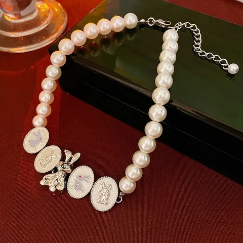 Rabbit Pendant Artificial Pearl Necklace French Vintage Style With White Imitation Artificial Pearls And Silver Alloy Charms For Women