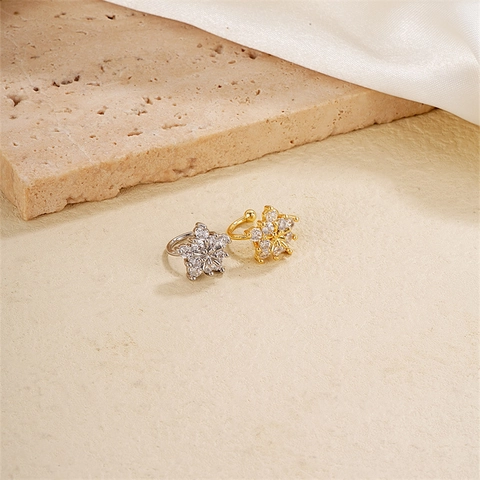 Retro Minimalistisch Koperen Strass Sneeuwvlok Ear Cuffs Voor Vrouwen Niche Ster Ontwerp Niet Gepiercte Clip Oorbellen Mode Sieraden