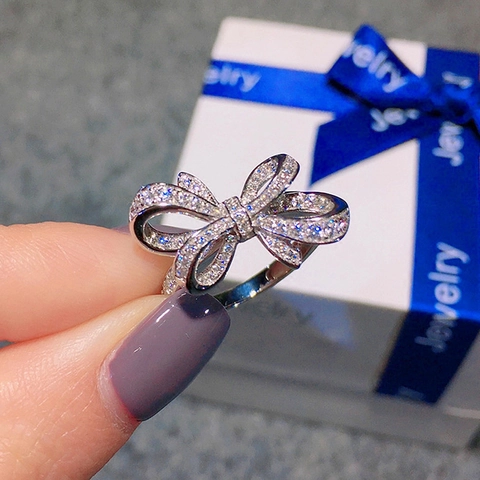 Bague Nœud Pour Femmes Base En Cuivre Avec Zircone Cubique Pavé Incrusté Design De Niche Élégant Bijoux De Main Romantiques Cadeau