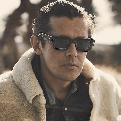 Men's Retro Square Sunglasses Thick PC Frame Vintage Trendy Luxury Rivet Eyewear UV400 Outdoor Fashion Shades