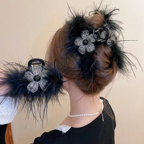 Elegant Hair Claw Clip With Acrylic Goose Feather And Rhinestone Flower Luxury Vintage Shark Clip For Women