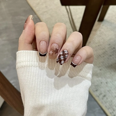 Fashionable French Plaid Star Smudge Press On Nails For Women Square Fake Nails With Glue Manicure Decoration Art Kit