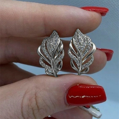 Pendientes Huggie de Hoja de Trigo de Cobre Zirconia Elegantes para Mujer Estilo Pastoral Lujo Oro Plata Joyería Forma de Hoja
