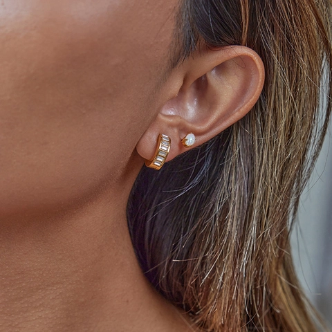 Pendientes De Acero Inoxidable Chapado En Oro Zircon Huggie Hoop Oval Opale Botón Impermeable Hipoalergénico Joyería