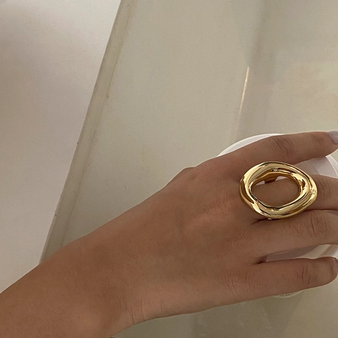 Anillo Hueco Grande O Minimalista Irregular Ovalado De Acero De Titanio Chapado En Oro Joyería De Dedo Para Mujer