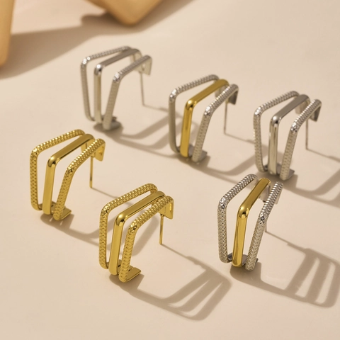Stainless Steel C-Förmige Ohrringe Geometrisch Dreilagig 18K Vergoldet Texturiert Glatt Minimalistischer Schmuck Damen