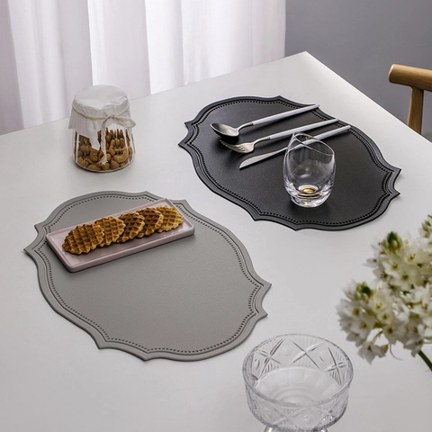 Tovaglietta Pelle Sintetica PU PVC Impermeabile Resistente Olio Calore Bordo Smerlato Irregolare Vintage Stile Europeo
