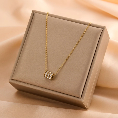 Minimalist Titanium Steel Necklace For Women 18K Gold Plated Rhinestone Heart Butterfly Clover Pendant Clavicle Chain Necklace Jewelry Gift