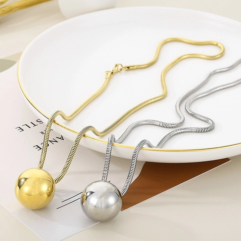 Collar Con Colgante De Bola Redonda Minimalista Para Mujer De Acero Inoxidable Pulido Con Cadena De Serpiente Joyería Geométrica