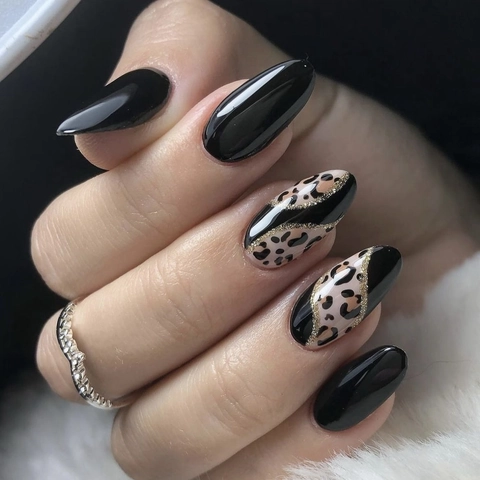 Unghie Finte A Pressione Nere Lucide E Stampa Leopardata Forma Mandorla Unghie Lunghe Con Decoro Glitter Manicure Di Moda Per Donna