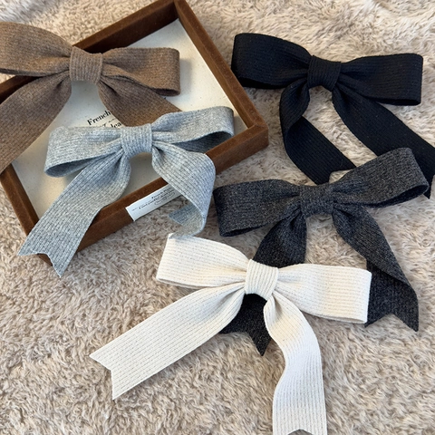 Knitted Wool Bow Hair Clip Large Alloy Spring Clip Ribbed Texture Solid Color French Style Autumn Winter Accessory