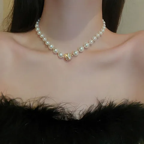 French Vintage Artificial Pearl Necklace With Gold Rhinestone Ball Pendant Elegant Jewelry Clavicle Chain For Women