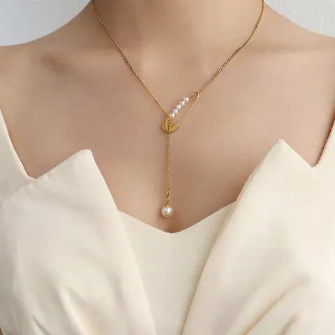 Collana In Acciaio Inossidabile Placcato Oro 18K Spilla Da Balia Pendente Con Nappa Perla Artificial Imitazione Collana A Y