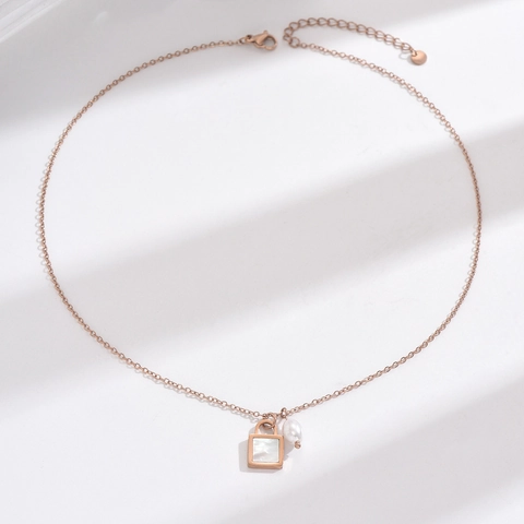 Light Luxury Stainless Steel Square Lock Pendant Necklace With Artificial Pearl White Shell Decoration Clavicle Chain Jewelry