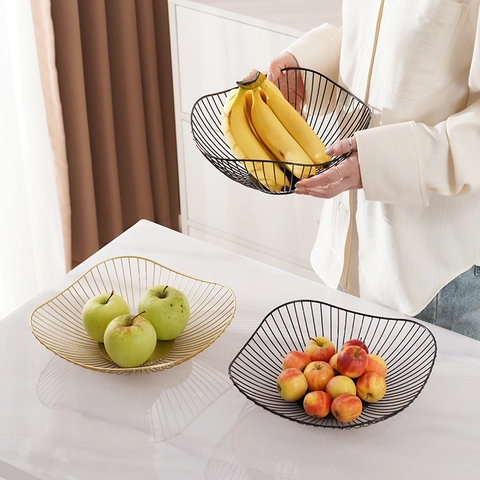 Nordic Iron Wire Fruit Basket Wavy Edge Decorative Snack Storage Bowl Hollow Countertop Organizer Metal Tray Home Decor