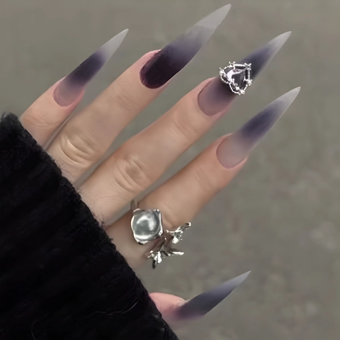Unghie Finte Sfumate Viola Lunghe Stiletto Opache Gotico Cuore Strass Halloween Stile Scuro Decorazione Artificiale