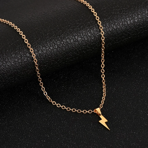 Collana con Pendente a Fulmine in Acciaio Inossidabile Uomo Donna Minimalista Street Style Catena Girocollo Geometrica Gioielli