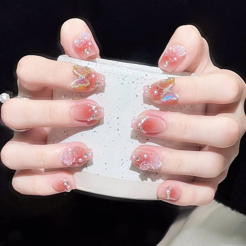 Press On Nails Pink Gradient Coffin Shape 3D Butterfly Resin Rose Flower Artificial Pearls Rhinestones Sweet Elegant Artificial Nails