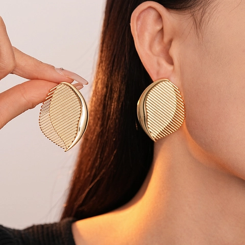 Orecchini A Lobo Geometrici Minimalisti A Righe Lega Con Perno In Argento Design A Pettine Foglia Gioielli Moderni Donna