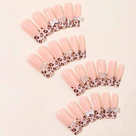 Lange Coffin Press On Nägel Leopardenmuster Französisch Nude Pink Mit Dimensionalen Bögen Schmetterlingen Strass Künstliche Nägel